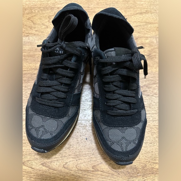 Coach gray and black monogram women’s tennis shoes sneaker size US 6.5 - Picture 3 of 5